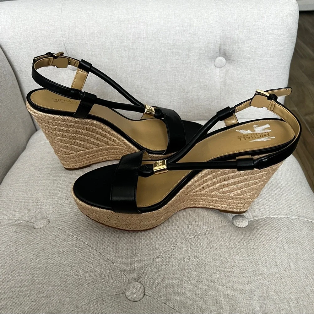 Michael Kors NIB Annie Wedge size 10